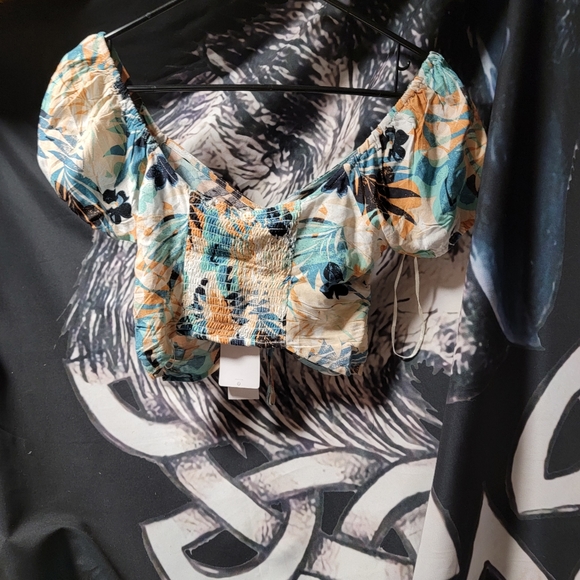 Roxy Crop Top - Picture 4 of 4